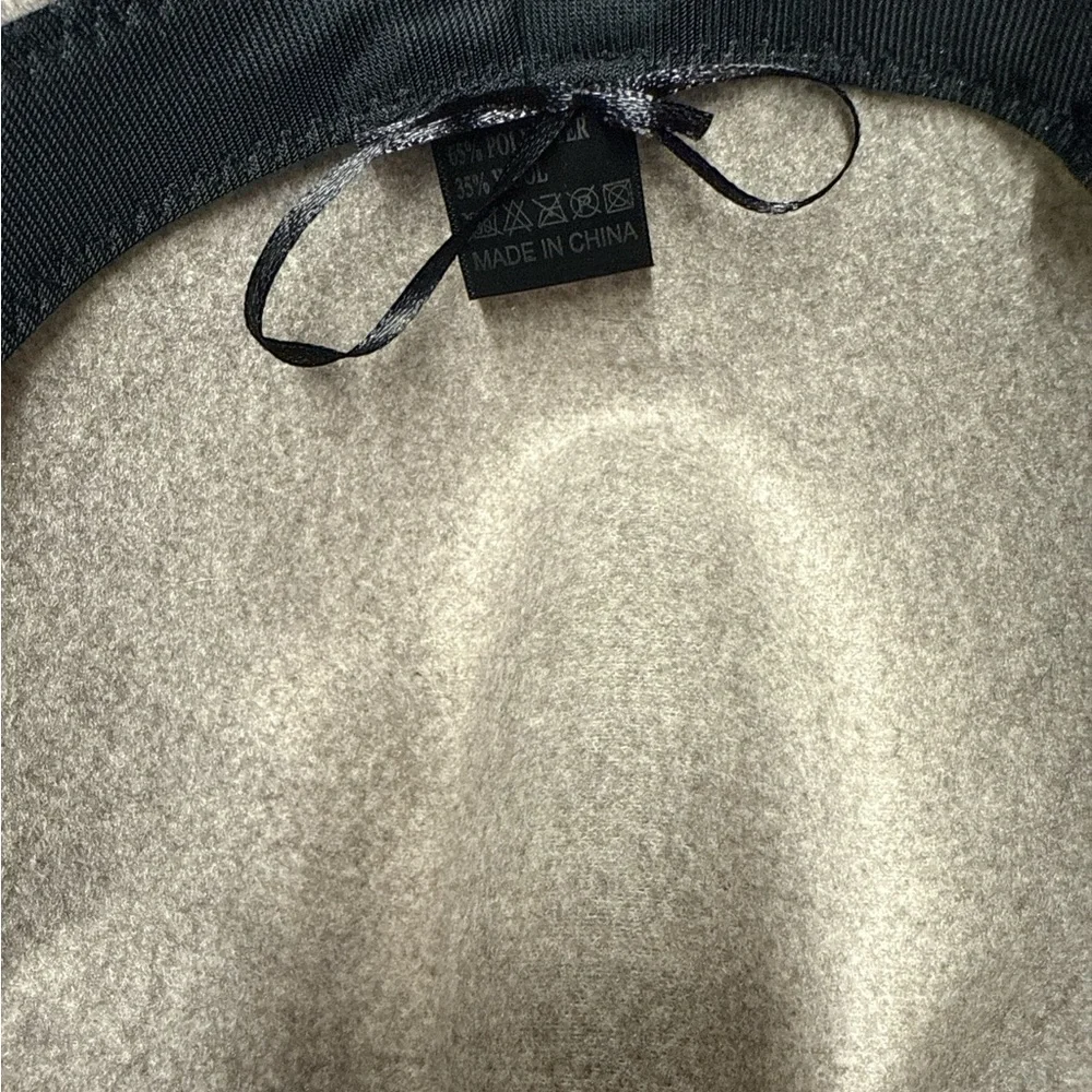 Neiman Marcus Ladies Classic Beige Fedora Felt Hat EUC - Picture 4 of 4